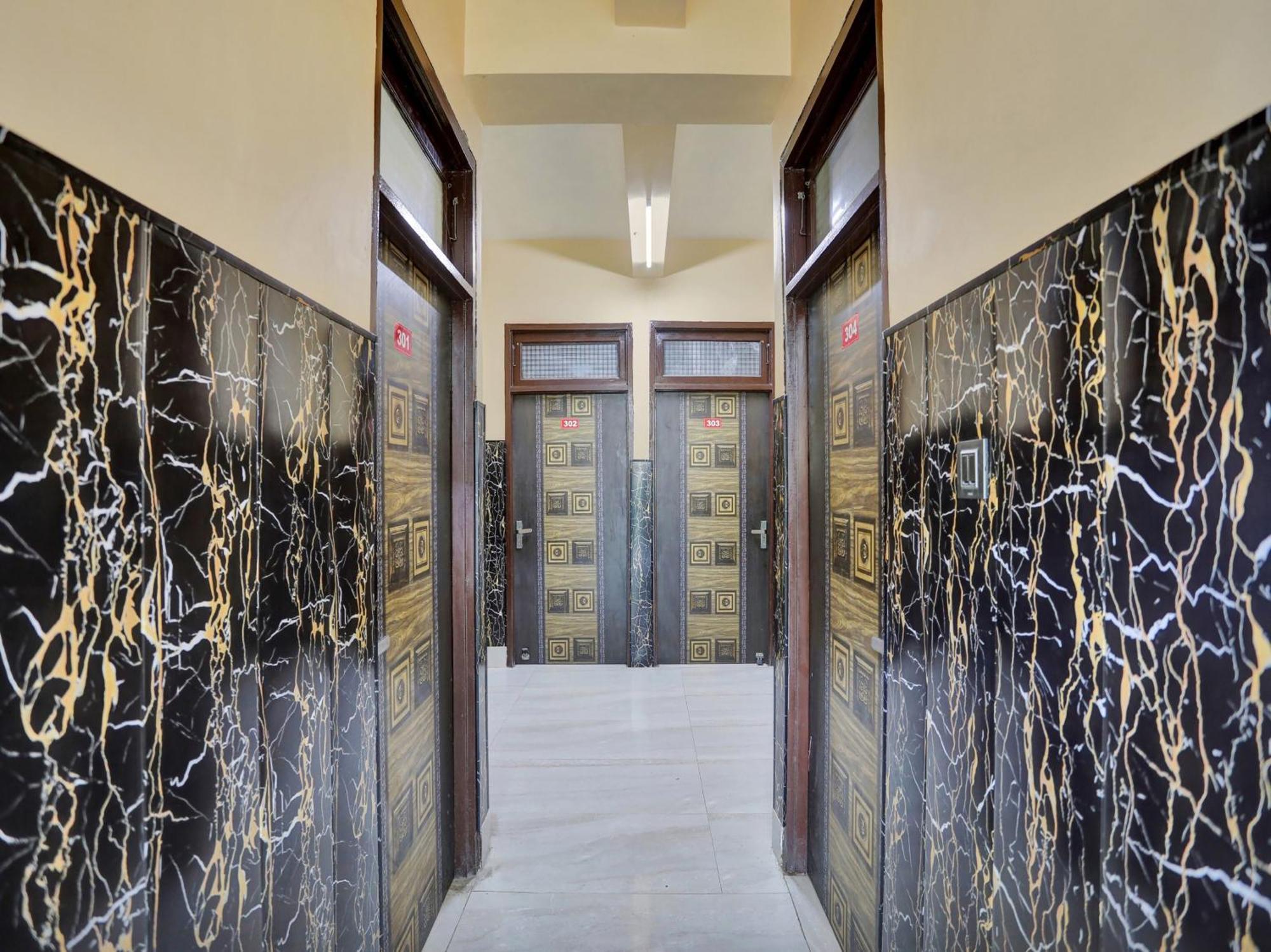 Chaya Hotel And Banquet Hall Kānpur Eksteriør bilde